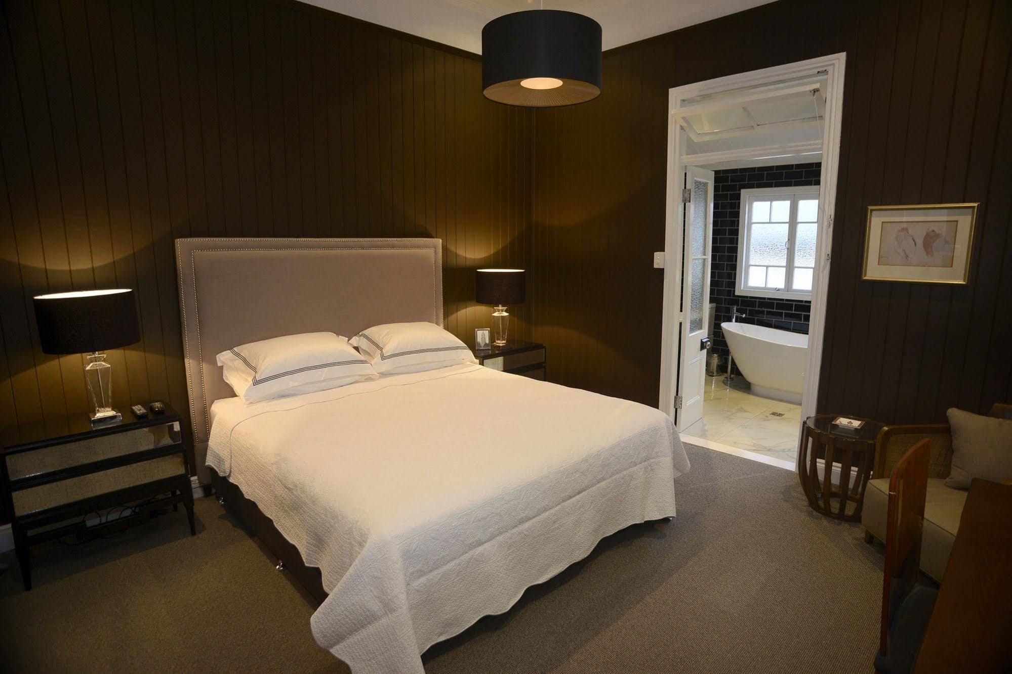 Heal House Bed & Breakfast Brisbane Bagian luar foto
