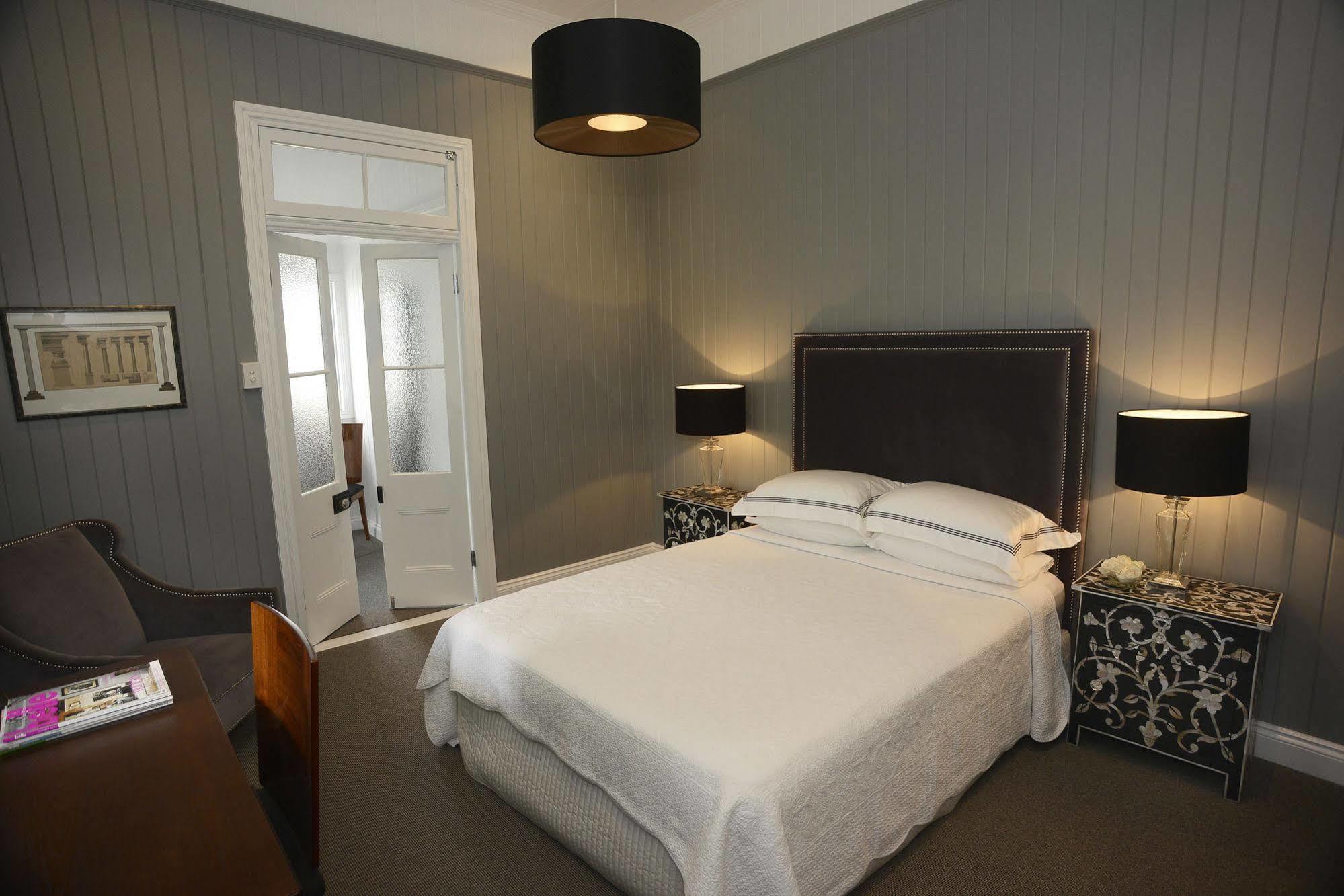 Heal House Bed & Breakfast Brisbane Bagian luar foto