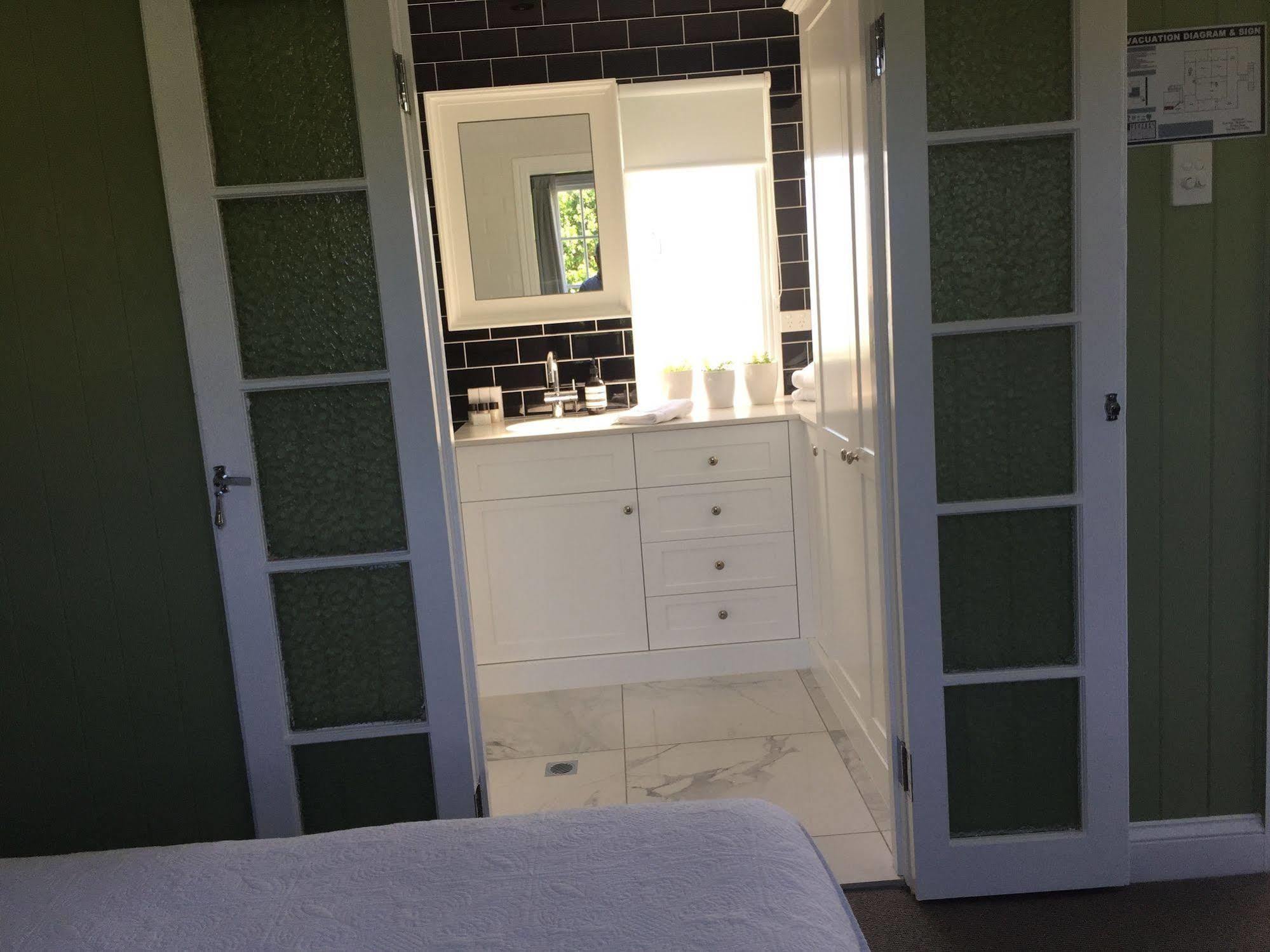 Heal House Bed & Breakfast Brisbane Bagian luar foto